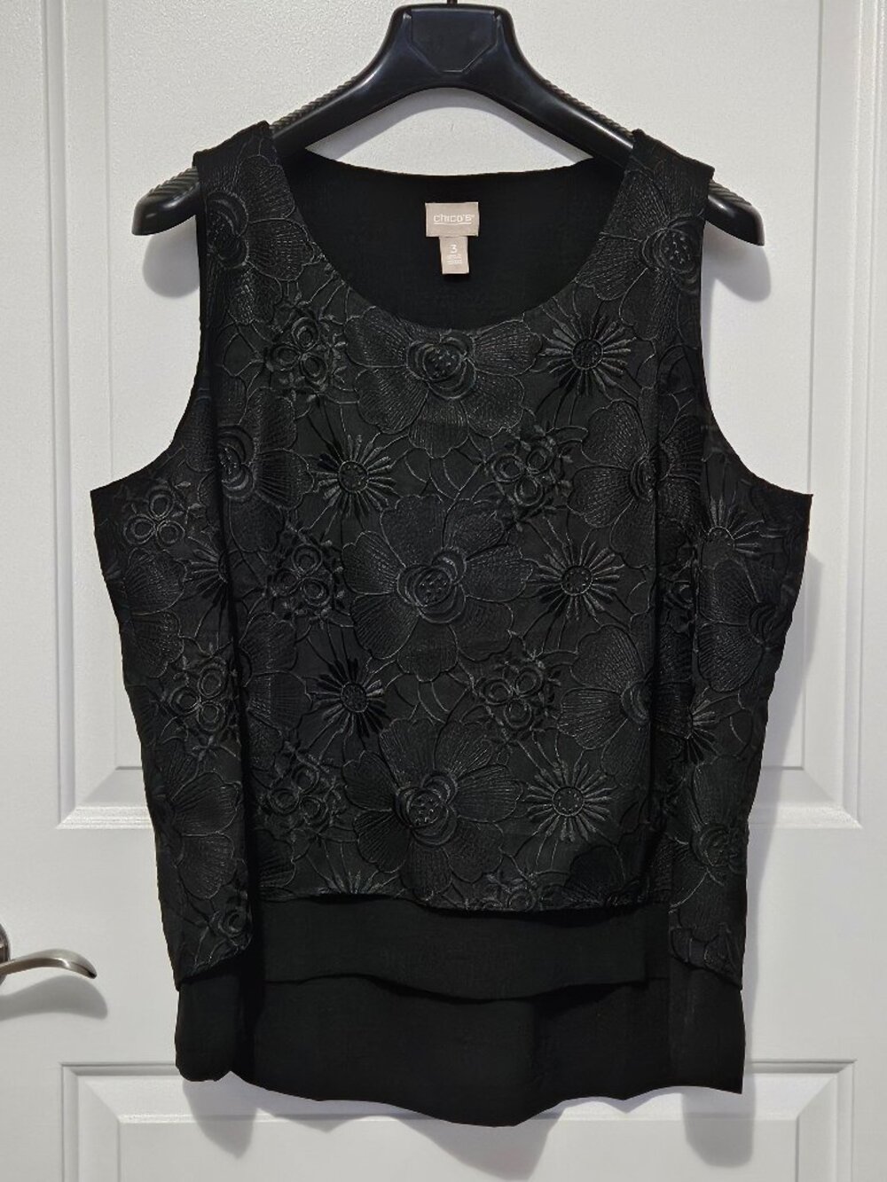 Chicos Plus Size 3X Black Embroidered Floral Lace Sleeveless Blouse Layered Hem